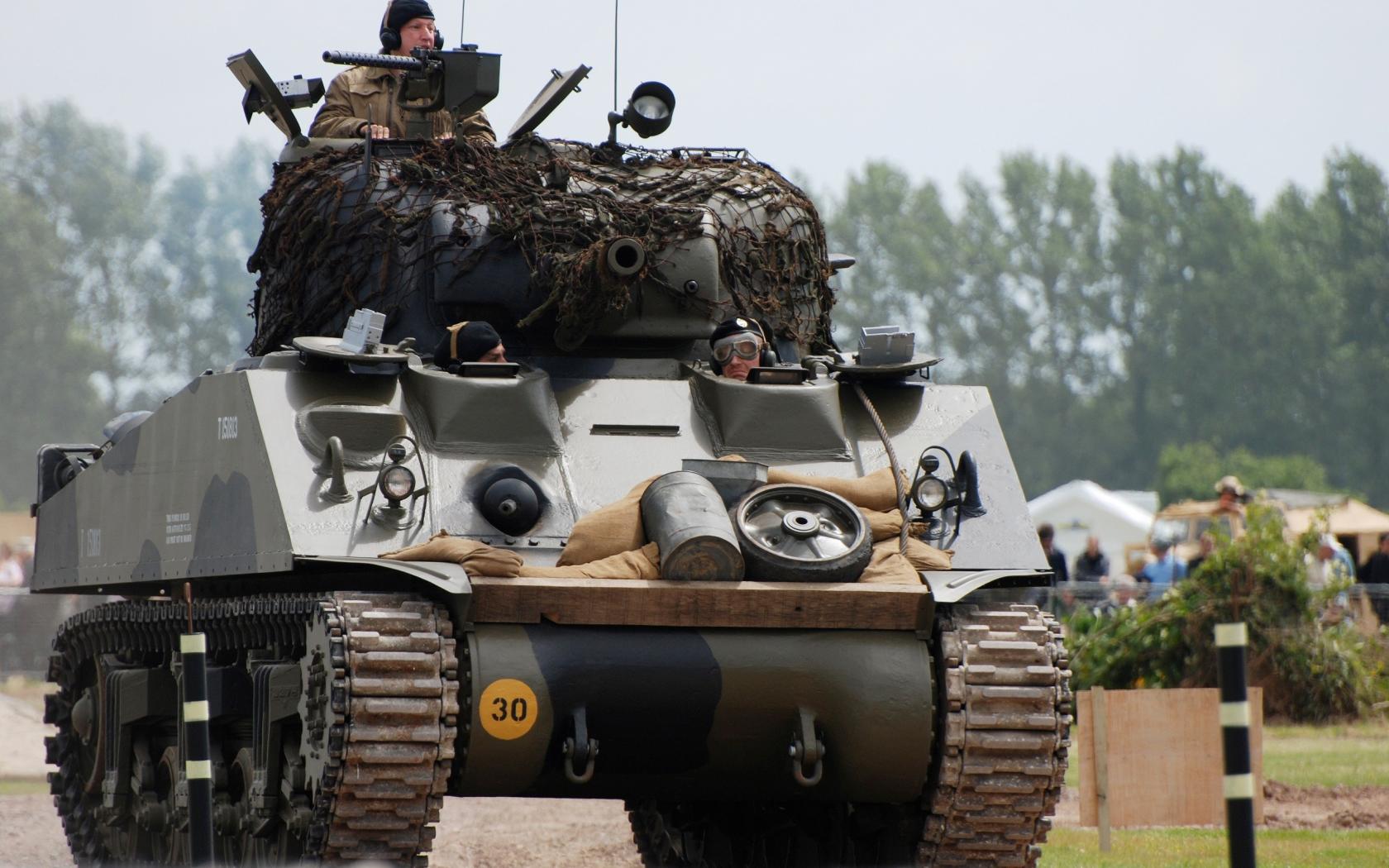 army_military_sherman_weaponry_sharman_1680x1050_27447